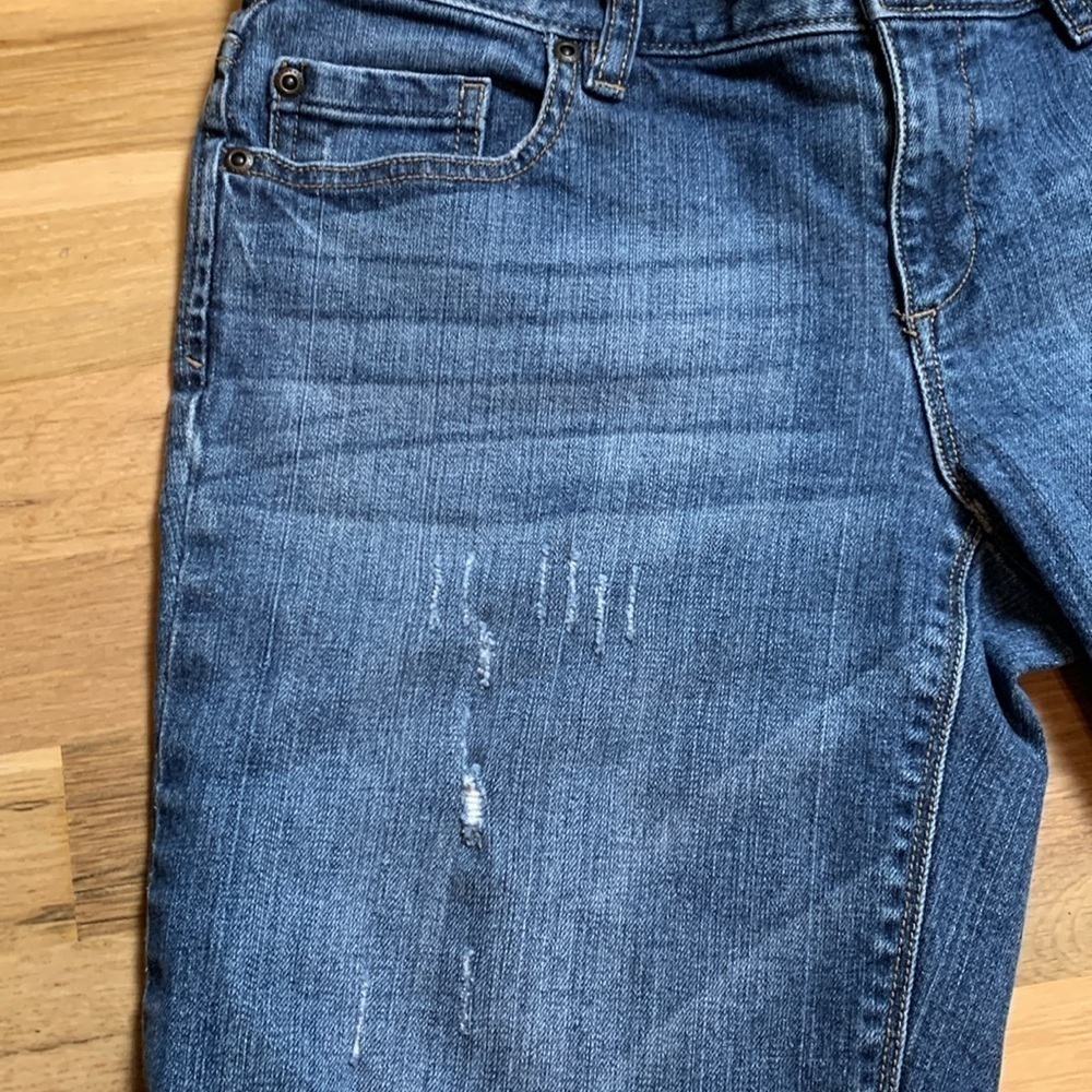 LOFT Distressed Boyfriend Medium Wash Cuffed Denim Jean Shorts Women’s 4 - Picture 7 of 15